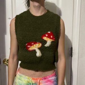 hippie sweater vest w mushrooms🍄